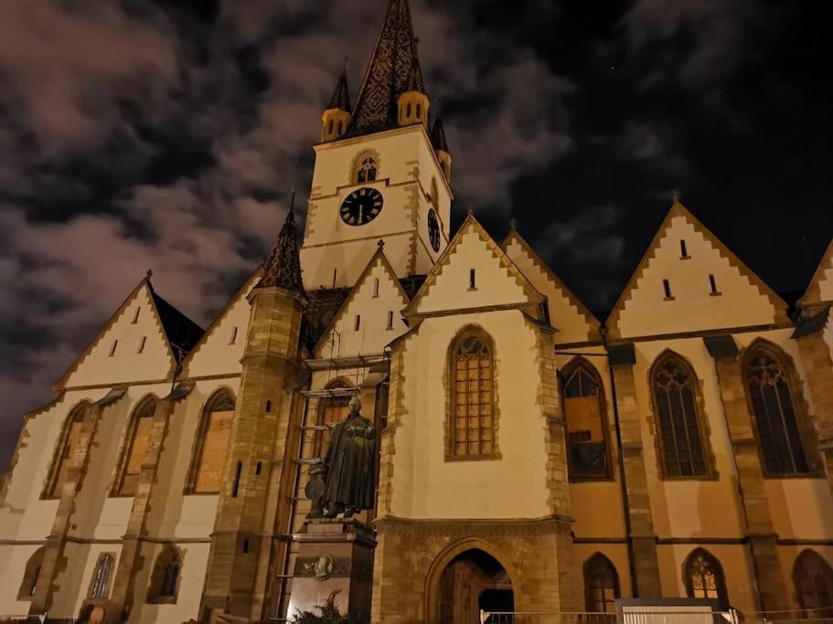 Charming Studio Ideal For Getaways Or Workations In Sibiu'S Medieval City Center Exterior photo